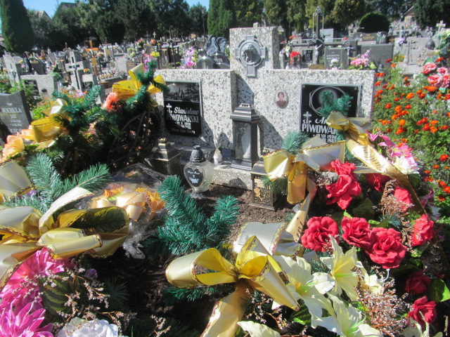 Grób Antonina Piwowarska